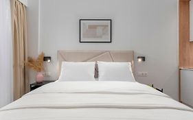 ΙΩΚΑ Suites / the Urbitality Project